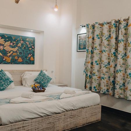 Safarnama Varanasi Bagian luar foto