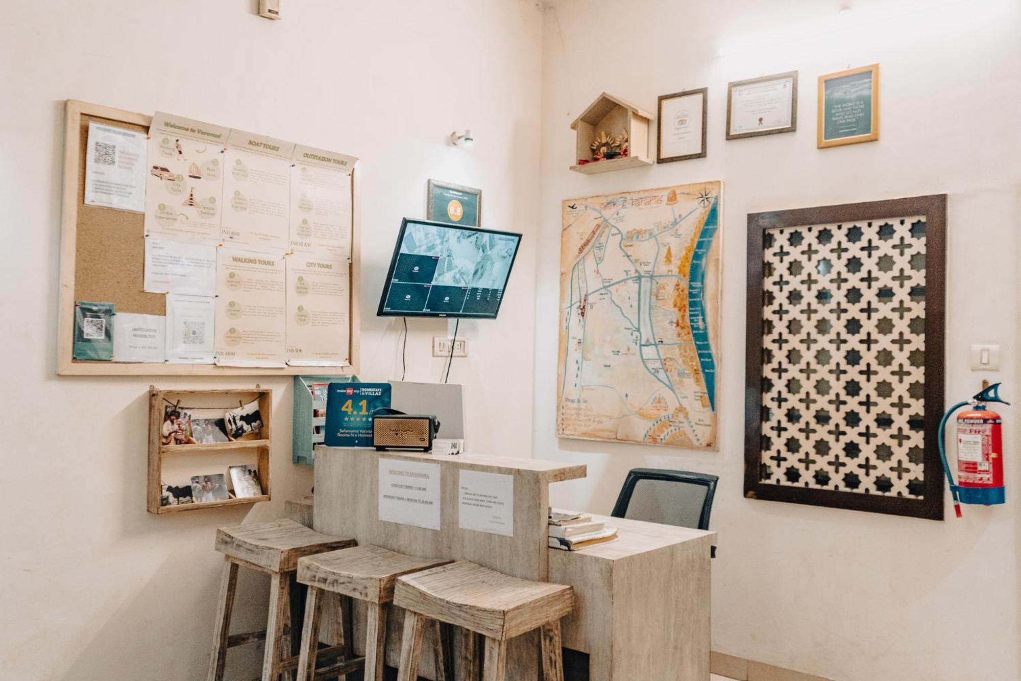 Safarnama Varanasi Bagian luar foto